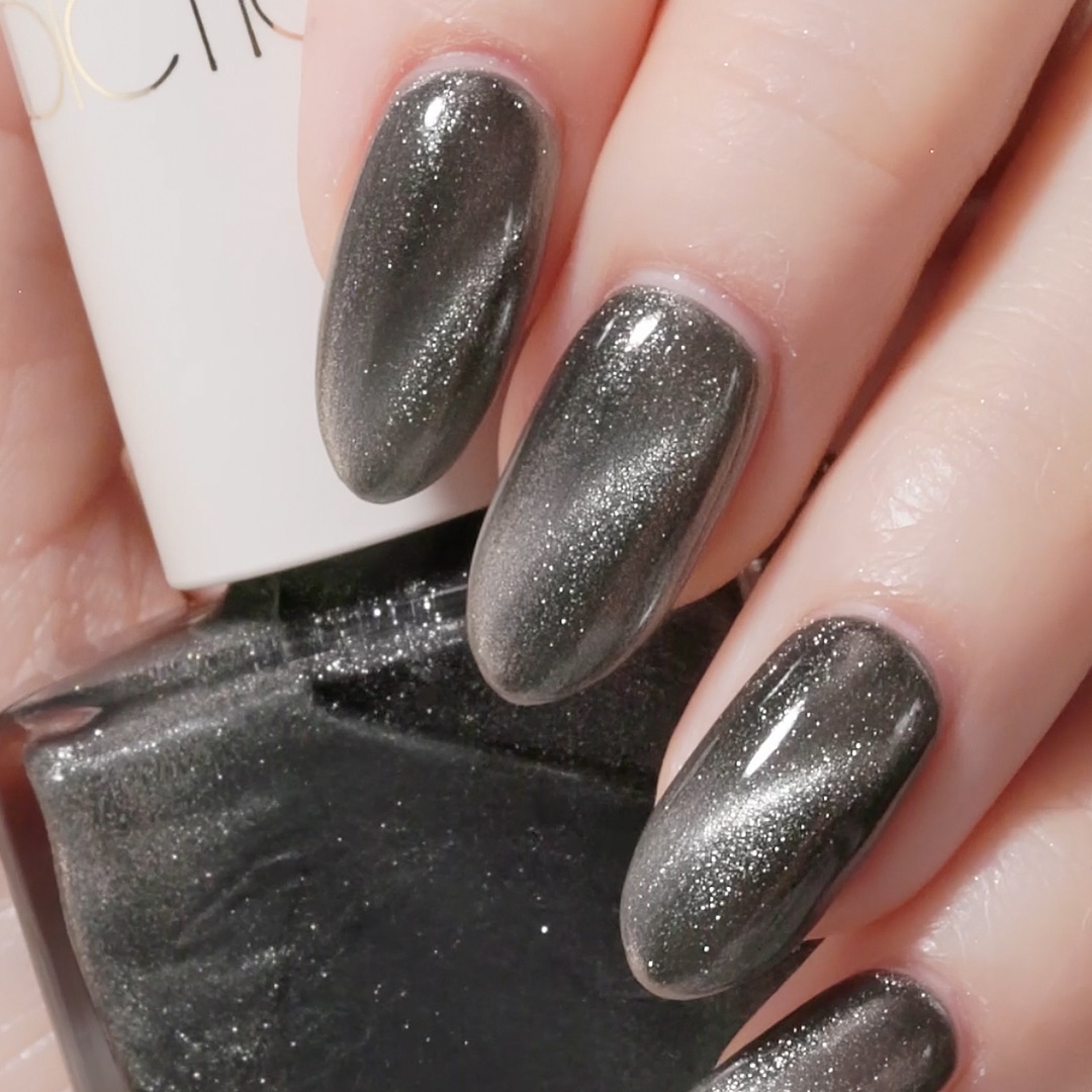 アディクション　ザ マグネット ネイルポリッシュ　“アンアースド ラスター“