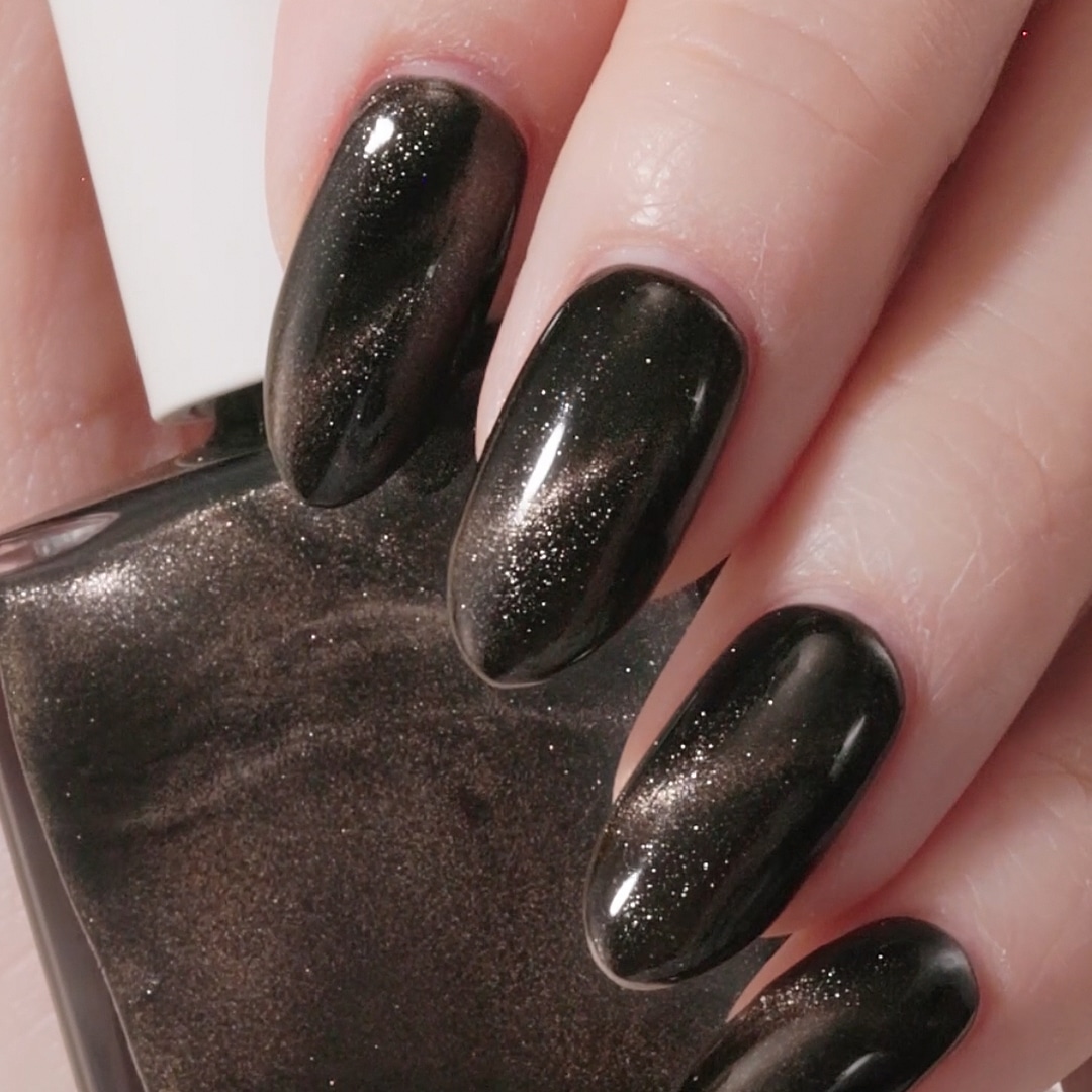 アディクション　ザ マグネット ネイルポリッシュ　“アンアースド ラスター“