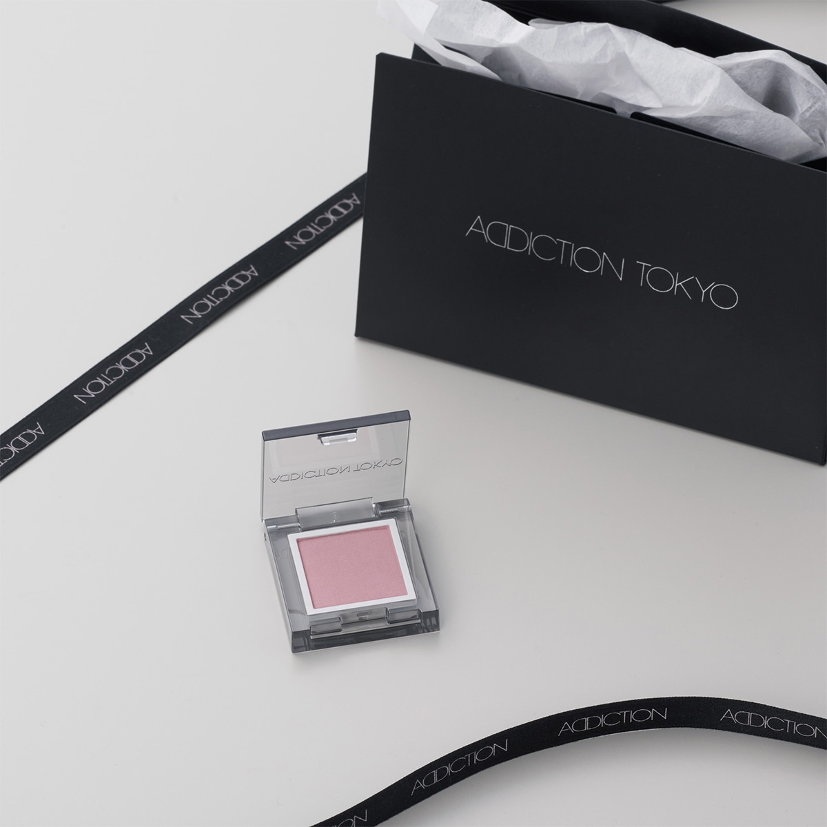 GIFT BOX　"Reservation No." 〈アイシャドウセット〉